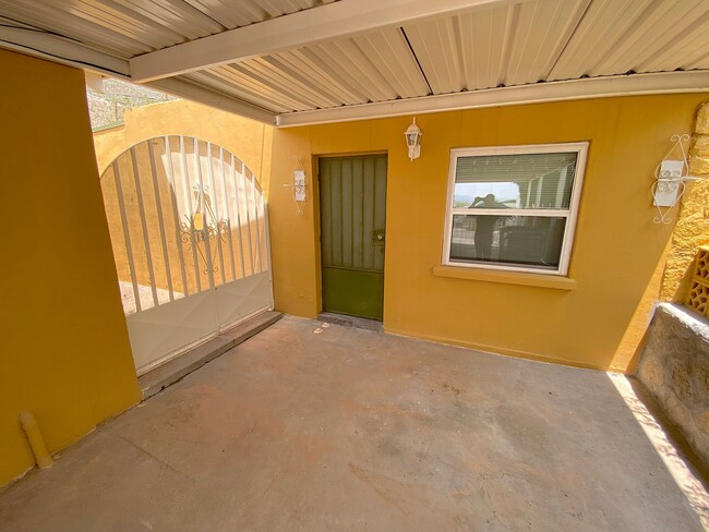 2117-B B St in El Paso, TX - Building Photo - Building Photo