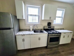 171 Van Buren St in Staten Island, NY - Building Photo - Building Photo