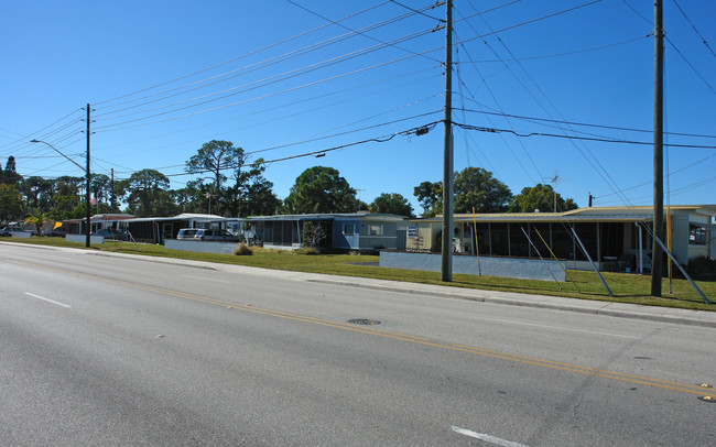 5200 1st St N in St. Petersburg, FL - Foto de edificio - Building Photo