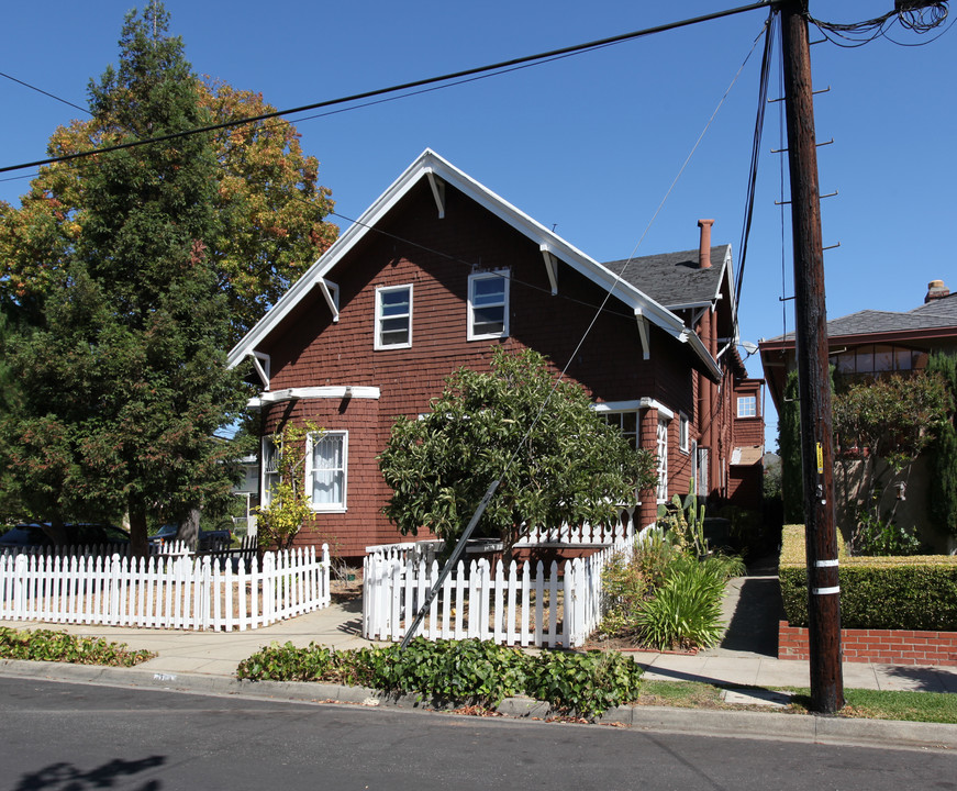 460 Wisnom Ave in San Mateo, CA - Foto de edificio