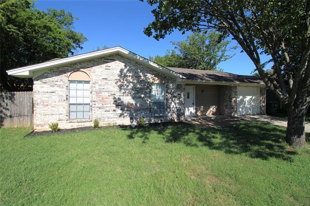 711 Briggs St in Cedar Hill, TX - Building Photo