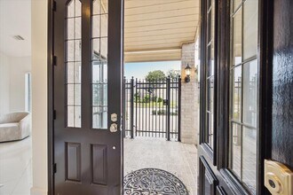 10314 Piping Rock Ln in Houston, TX - Building Photo - Building Photo