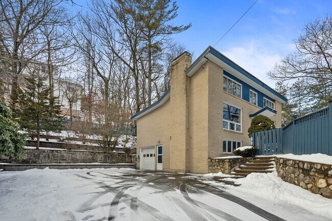 330 Cambridge St in Winchester, MA - Building Photo - Building Photo