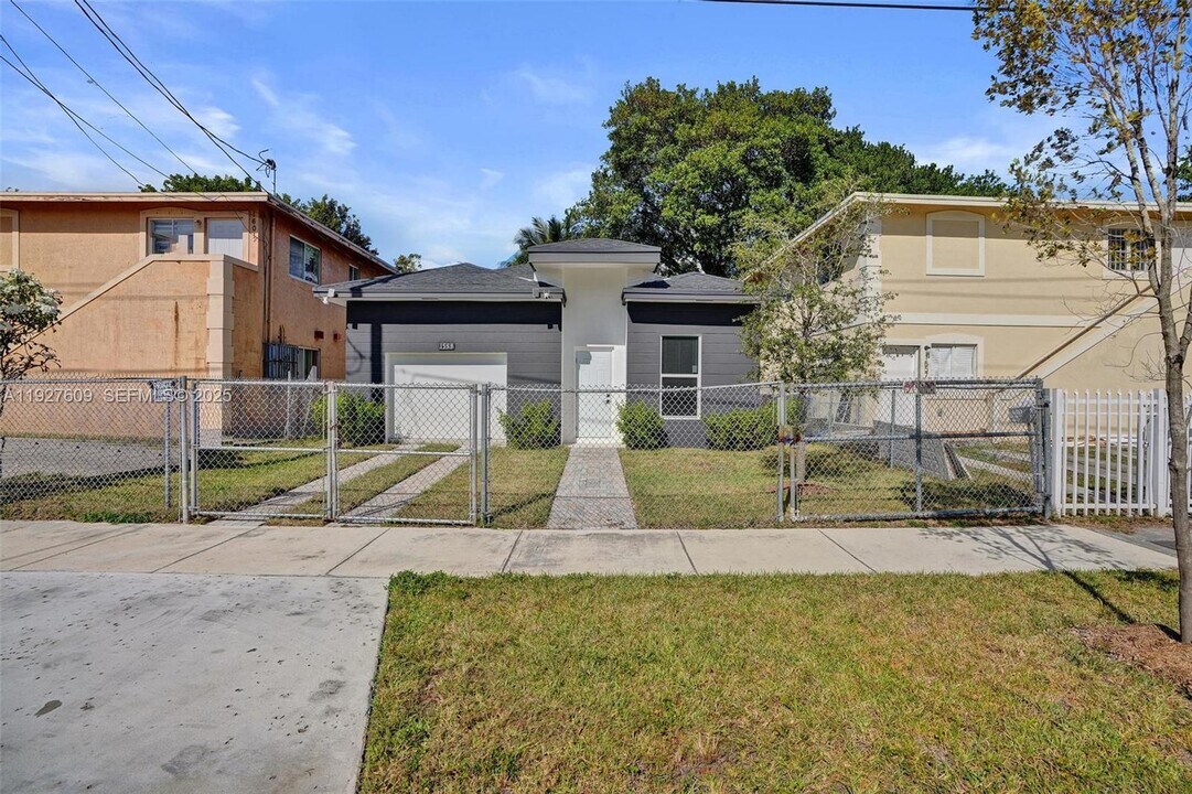 1559 NW 62nd Terrace in Miami, FL - Building Photo