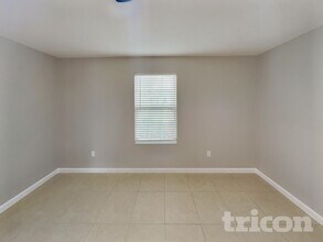 77298 Mosswood Dr in Yulee, FL - Foto de edificio - Building Photo