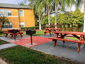 5773 Gatlin Ave in Orlando, FL - Building Photo - Building Photo