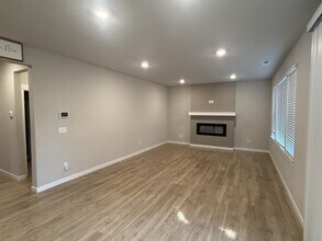 15372 200th Ave E in Bonney Lake, WA - Foto de edificio - Building Photo