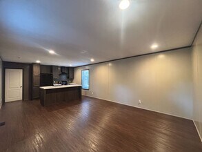 606 Eloise St in Conroe, TX - Foto de edificio - Building Photo