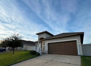 212 Sandhill Oak in Laredo, TX - Building Photo - Building Photo