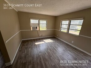 3639 Schmitt Ct E in Jacksonville, FL - Building Photo - Building Photo