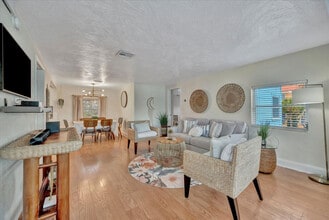 483 E Shore Dr in Clearwater, FL - Building Photo - Building Photo