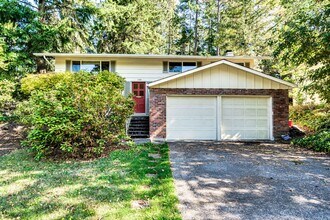 4797 Donald St in Eugene, OR - Building Photo - Building Photo