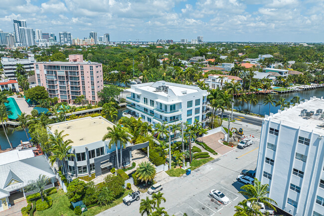 Maison Blanc in Fort Lauderdale, FL - Foto de edificio - Building Photo