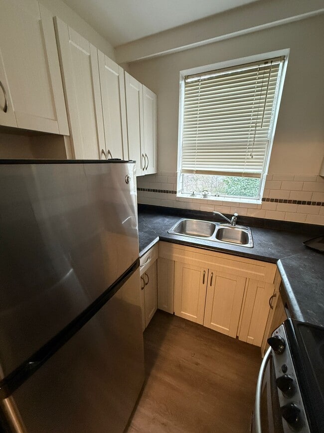 property at 1219 Harwood St