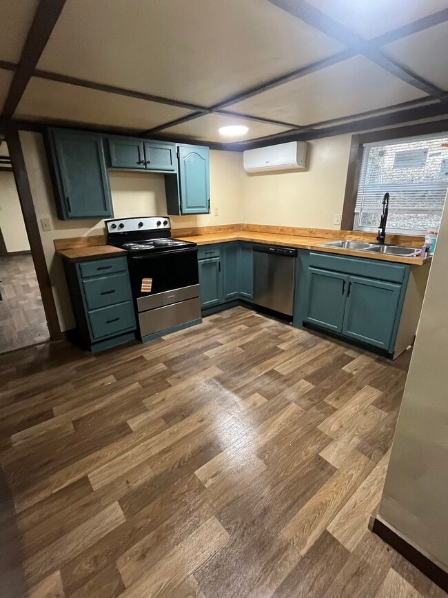 826 Marcum Rd in Oneida, TN - Building Photo - Building Photo