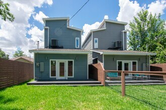 317-A W 35th St in Houston, TX - Building Photo - Building Photo