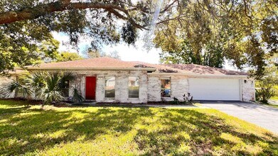 387 Alexander Ave in Deltona, FL - Building Photo - Building Photo