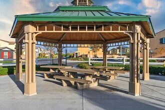 1676 Gold Medal Ln in Redlands, CA - Building Photo - Building Photo