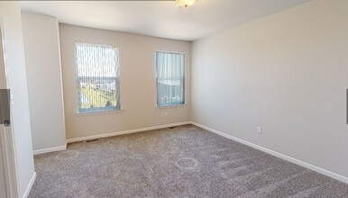 51331 Times Square Dr in Shelby Township, MI - Building Photo - Building Photo