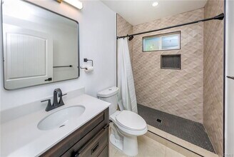 7510 Etiwanda Ave in Los Angeles, CA - Building Photo - Building Photo