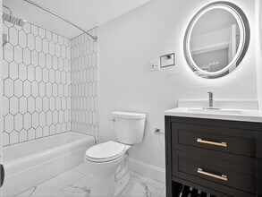 1576 Cambridge St, Unit 1F in Cambridge, MA - Foto de edificio - Building Photo