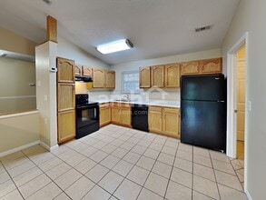 1567 Wildbrook Ct in Amelia, OH - Foto de edificio - Building Photo