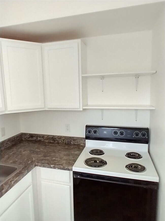 302 Maple St, Unit 4 in Medford, OR - Building Photo - Building Photo