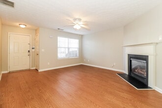 348 Springbottom Ct SE in Lawrenceville, GA - Foto de edificio - Building Photo