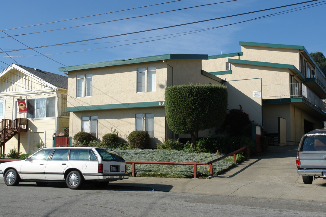 833 Olive Ave in South San Francisco, CA - Foto de edificio