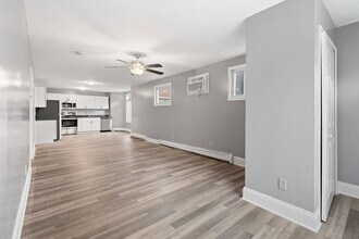 2407 Buchanan St NE in Minneapolis, MN - Building Photo - Building Photo