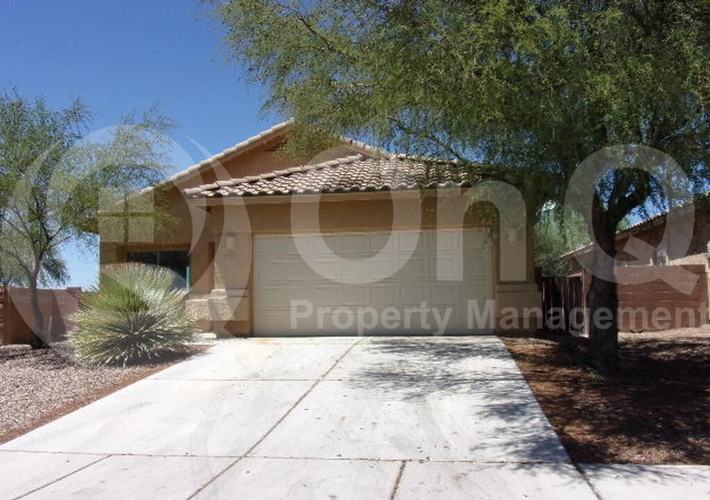 11886 W Fontenelle Dr in Marana, AZ - Building Photo