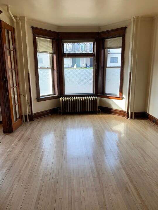 1002 E 3rd St in Duluth, MN - Building Photo