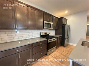 711 Bates St SE in Grand Rapids, MI - Building Photo - Building Photo