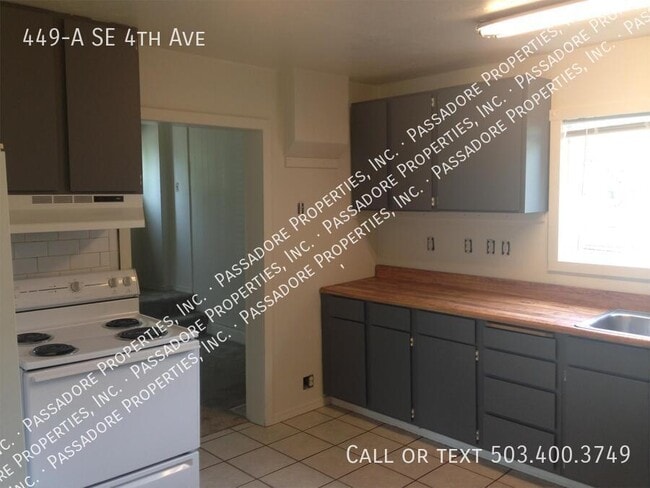 449 SE 4th Ave in Hillsboro, OR - Building Photo - Building Photo