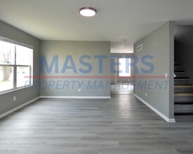 825 Hildebrand Ave in Toledo, OH - Building Photo - Building Photo