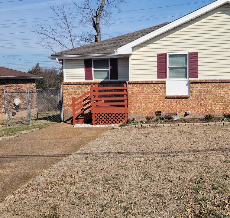 128 Slayton Ct, Unit 128 in Madison, TN - Foto de edificio