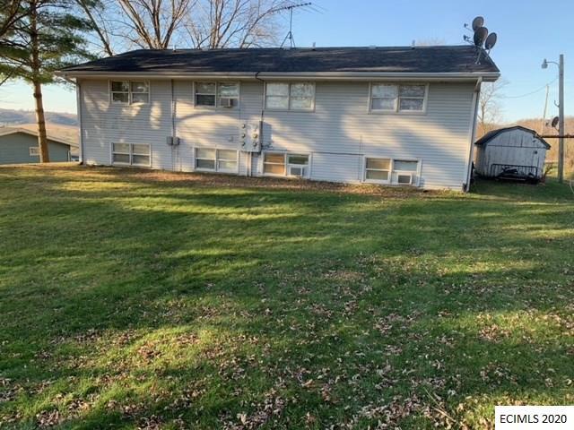 108 N Dubildchen Dr in Saint Donatus, IA - Building Photo