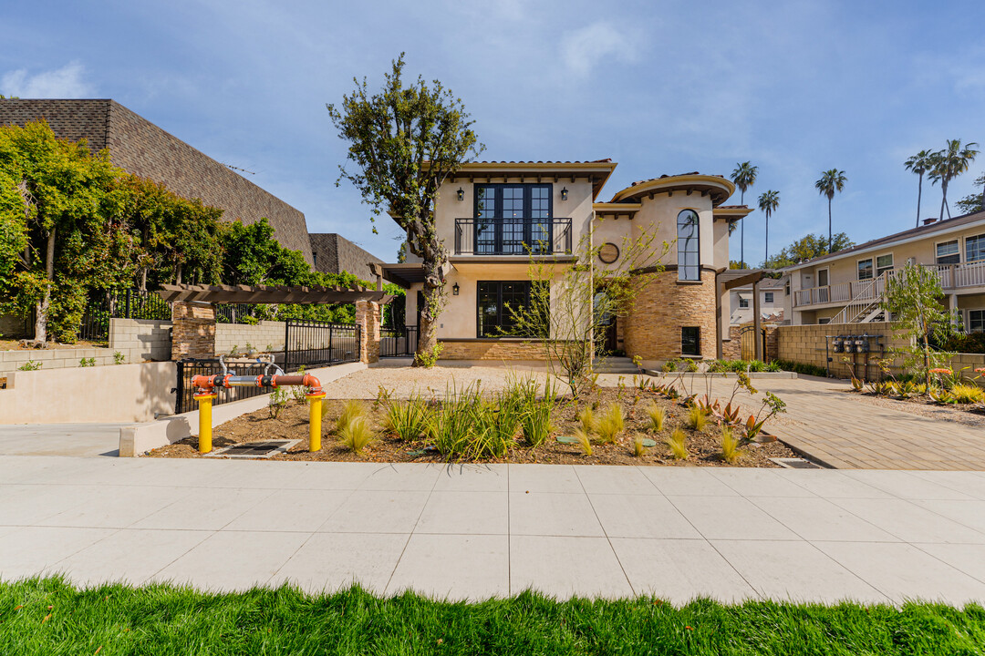 1976-1980 Huntington Dr in South Pasadena, CA - Building Photo