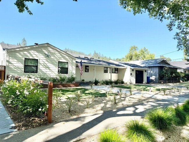 property at 1711 Cedar St