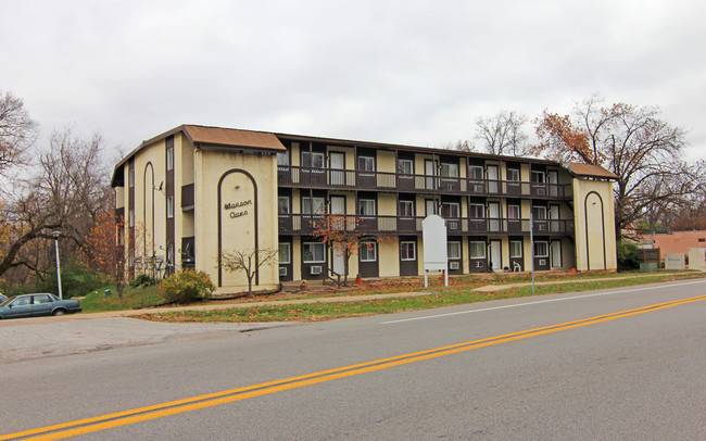 Warson Oaks Apartments