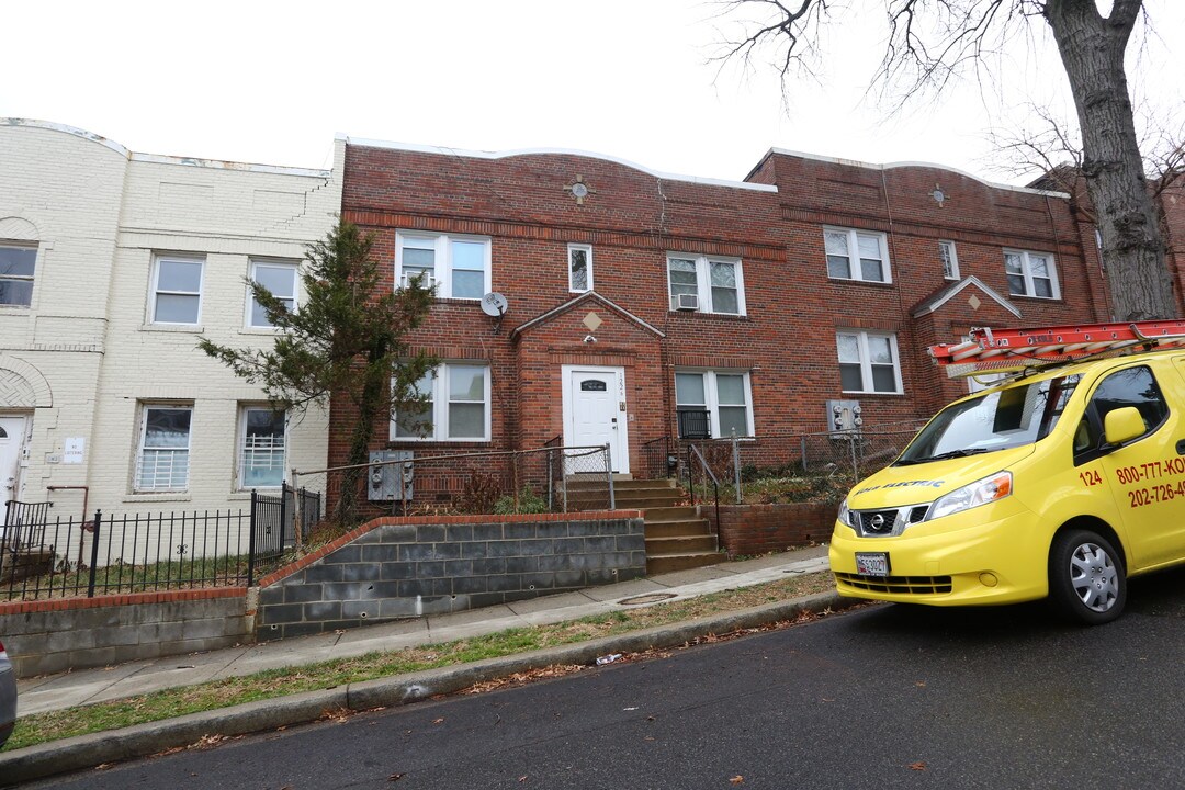 1226 Queen St NE in Washington, DC - Building Photo
