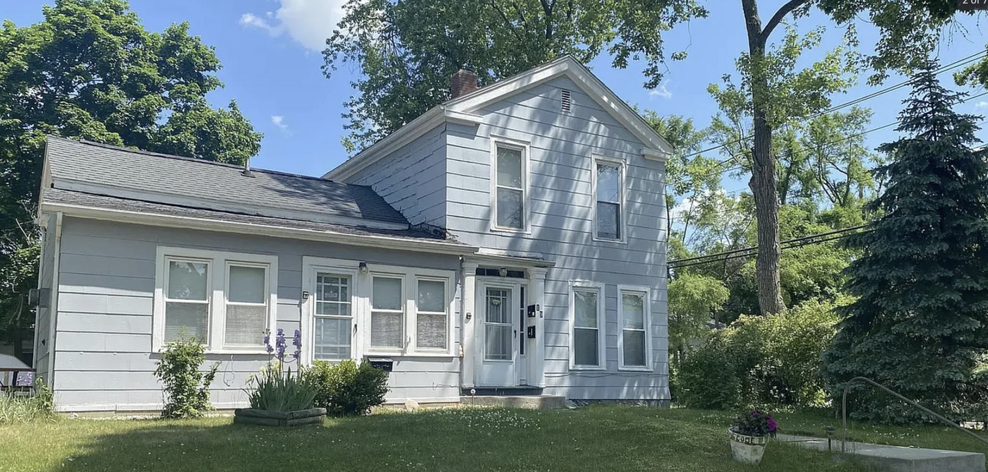 19 Mead St in Hillsdale, MI - Building Photo