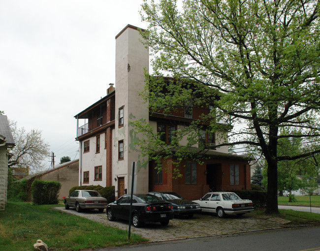 77 N Schuylkill Ave in Norristown, PA - Foto de edificio - Building Photo