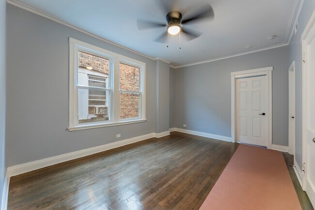 3821 W Fillmore St-Unit -2B in Chicago, IL - Building Photo - Building Photo
