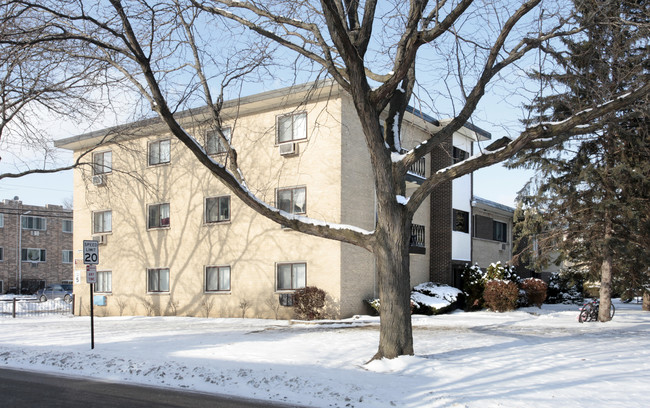 Rand Park Apartments in Mount Prospect, IL - Building Photo - Building Photo