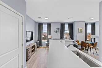 30 Beacham St in Everett, MA - Building Photo - Building Photo