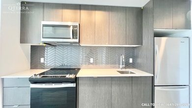 1606 Charles St in Whitby, ON - Building Photo - Building Photo