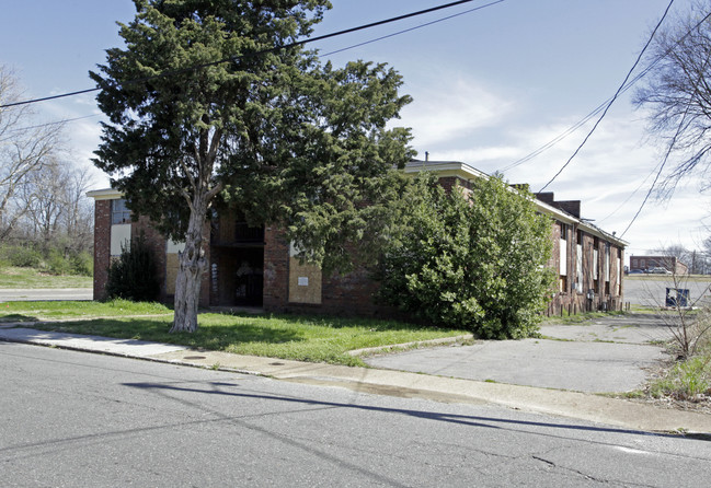 952 S Fourth St in Memphis, TN - Foto de edificio - Building Photo