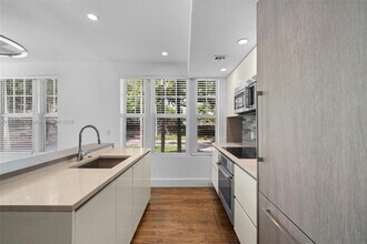 739 2nd St in Miami Beach, FL - Building Photo - Building Photo