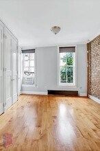 110 Bedford St in New York, NY - Building Photo - Building Photo